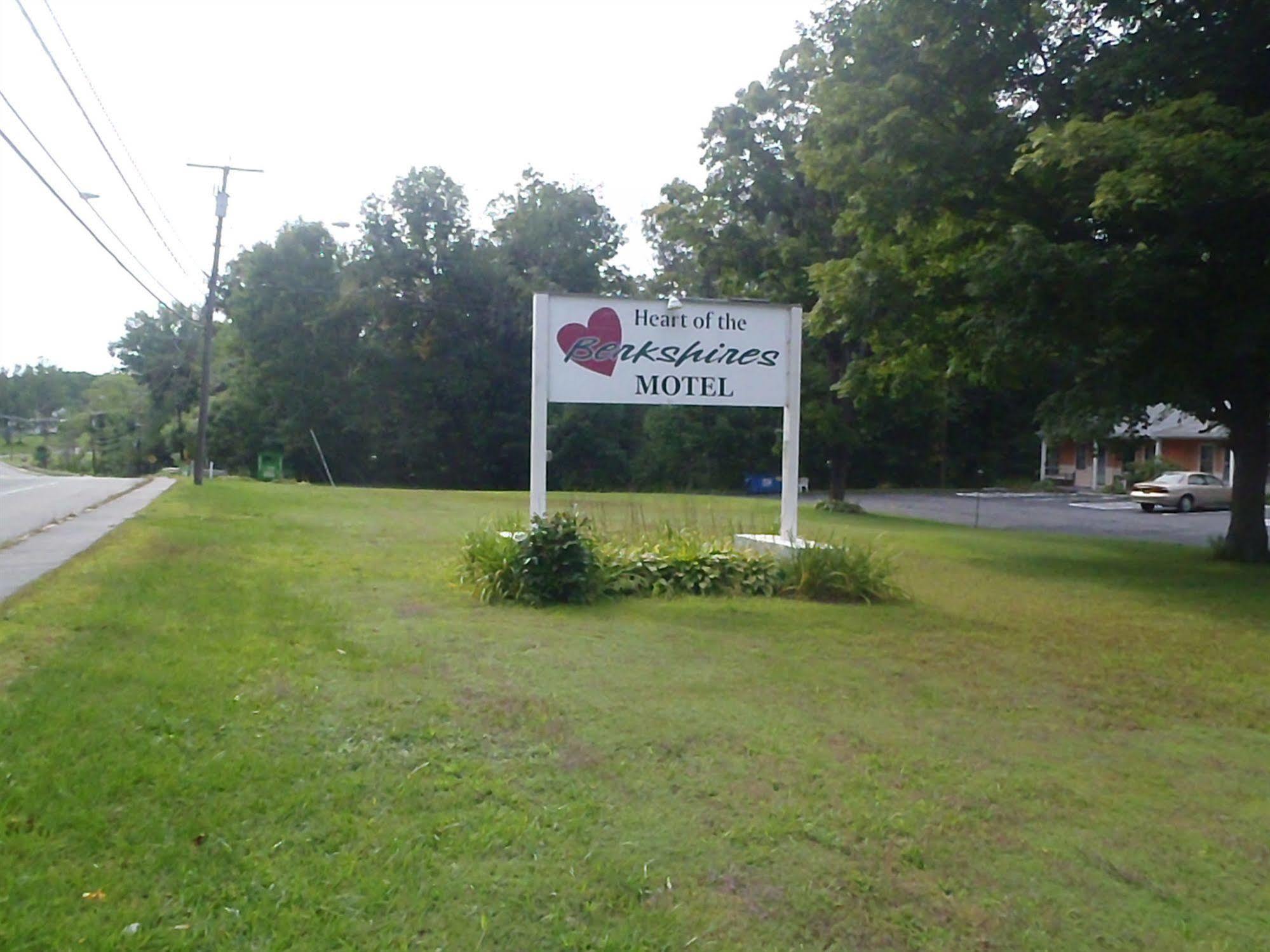 Heart Of The Berkshires Motel 핏츠필드 외부 사진