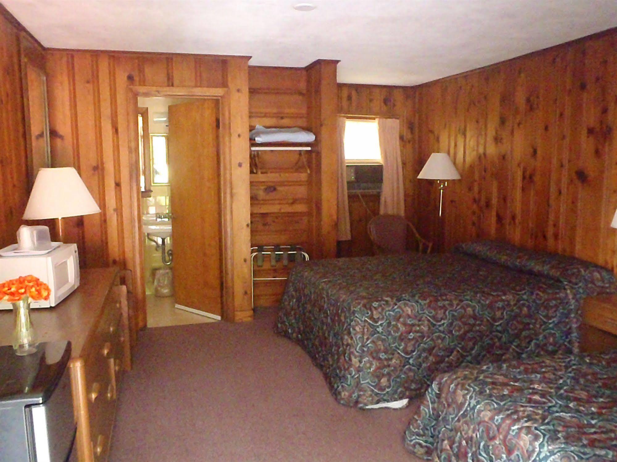 Heart Of The Berkshires Motel 핏츠필드 외부 사진