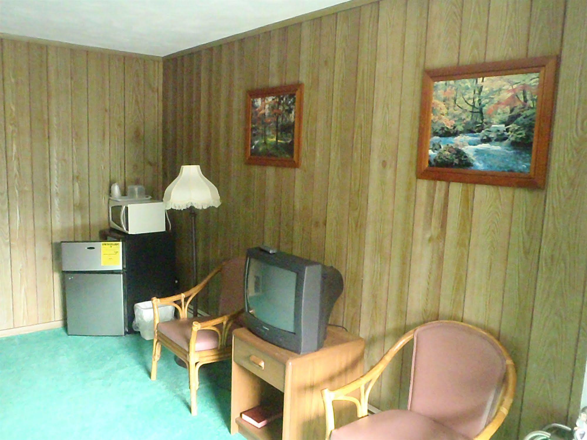 Heart Of The Berkshires Motel 핏츠필드 외부 사진