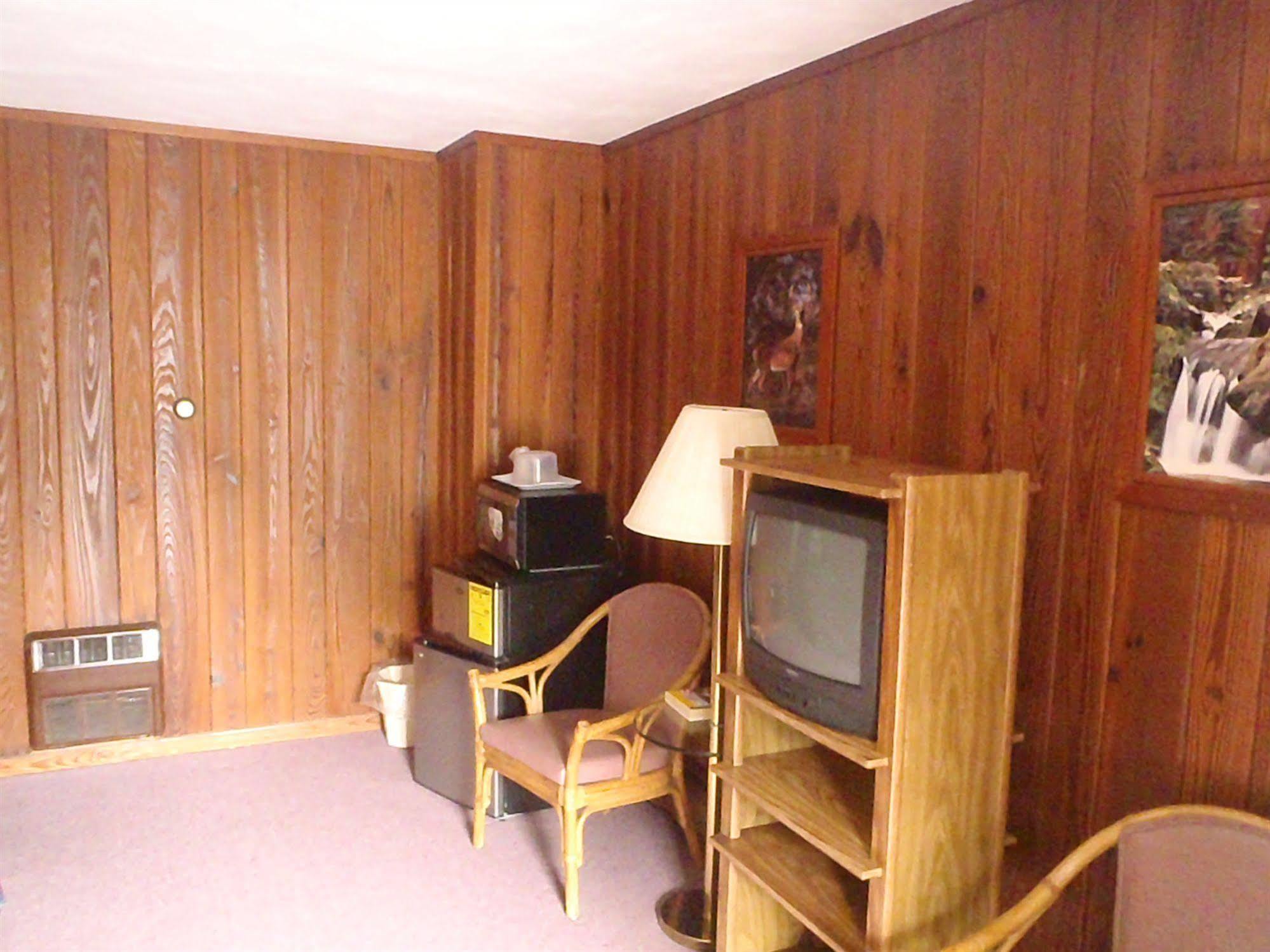 Heart Of The Berkshires Motel 핏츠필드 외부 사진