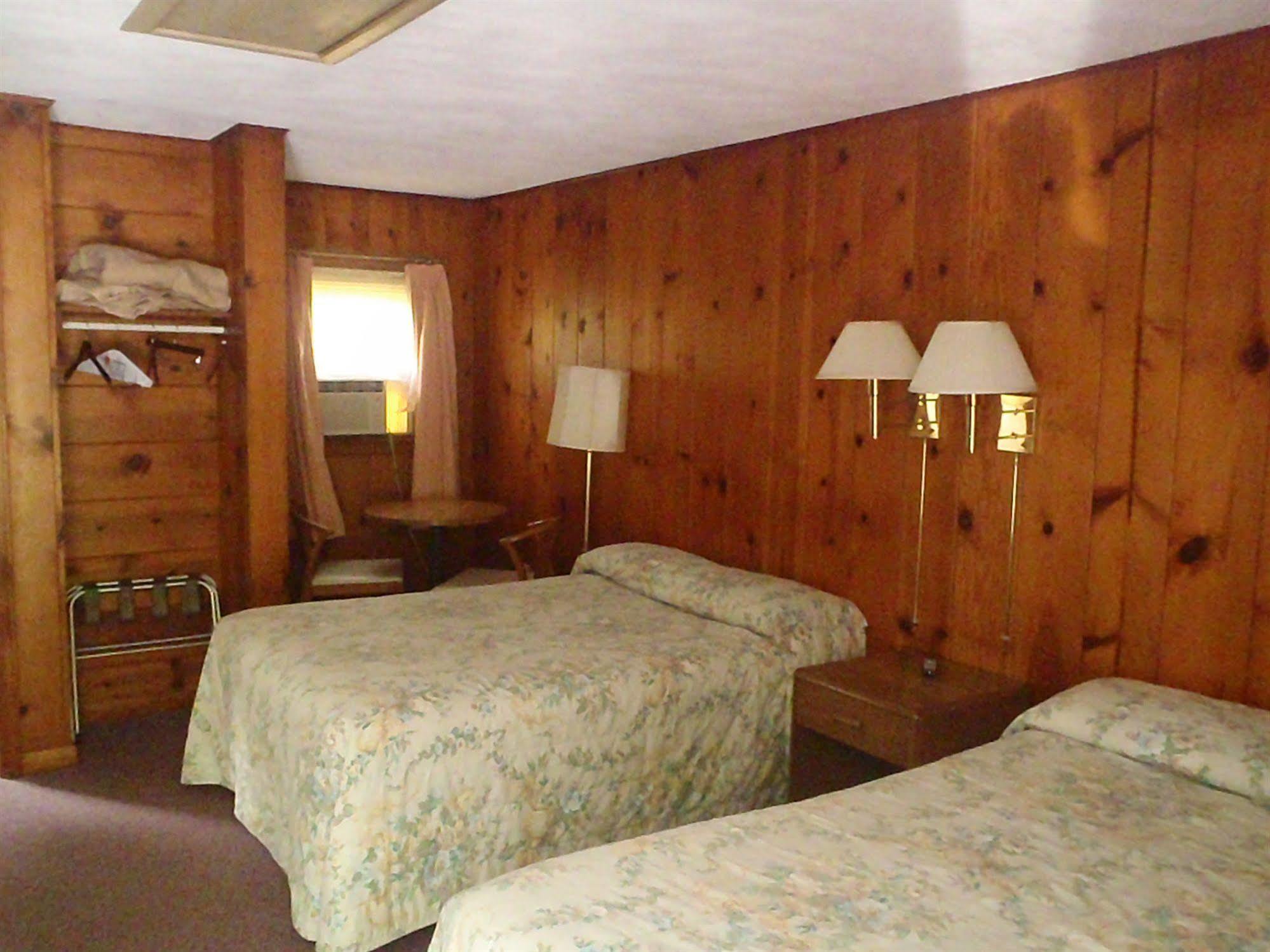 Heart Of The Berkshires Motel 핏츠필드 외부 사진