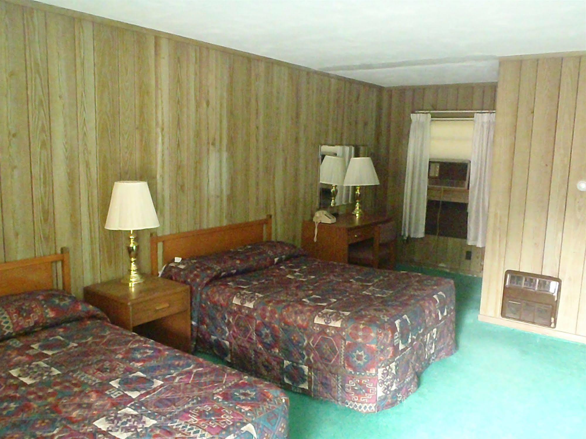 Heart Of The Berkshires Motel 핏츠필드 외부 사진